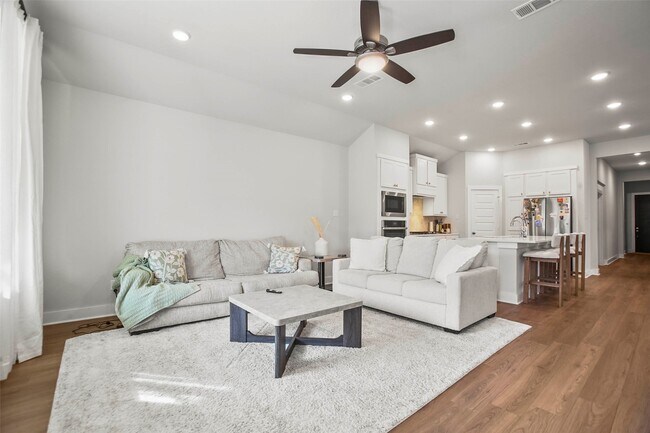Building Photo - 5010 Vly Wind Ct