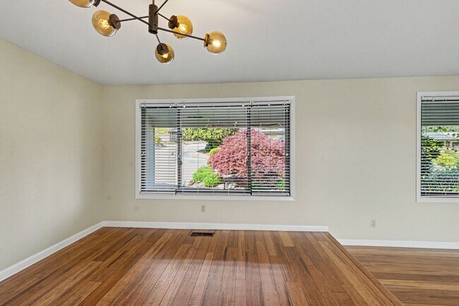 Building Photo - 4 bed, 2 bath single-level home in quiet West Salem neighborhood!