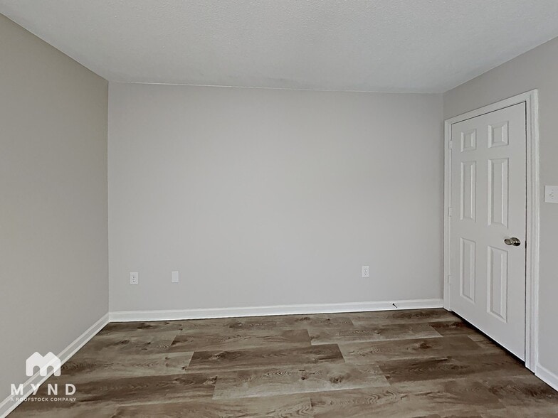 Building Photo - 5612 Kaitlyn Dr W