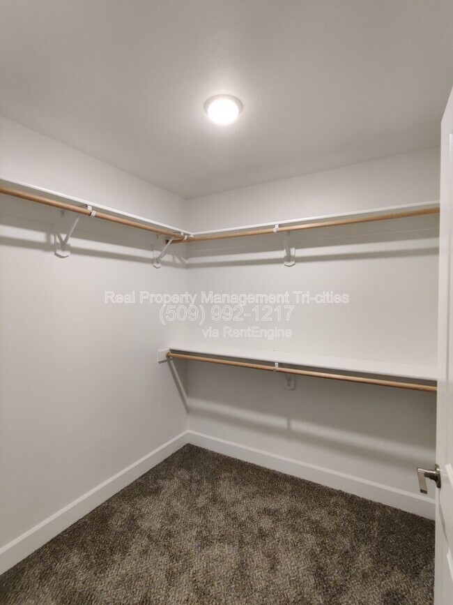 Building Photo - 8209 Coldwater Dr