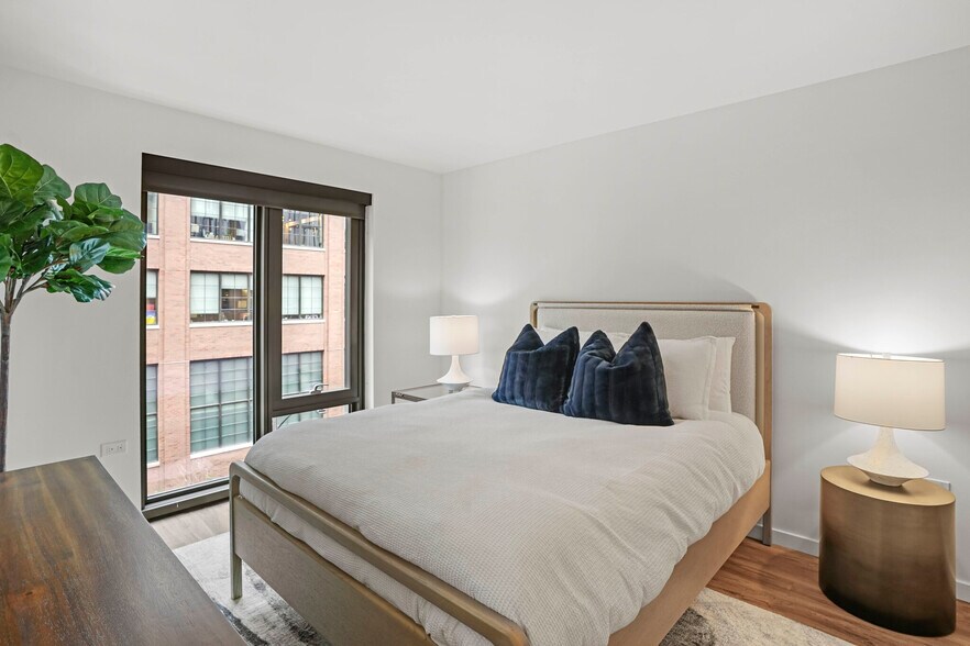 Building Photo - 196 N Aberdeen St