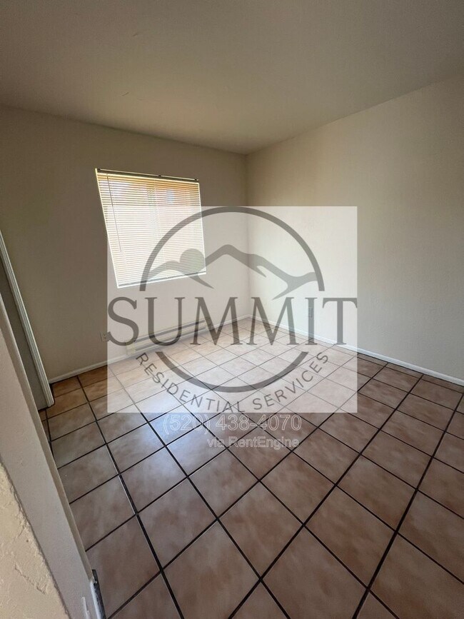 Building Photo - 926 N Belvedere Ave