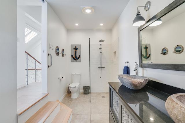 Building Photo - 325 S Sierra Ave