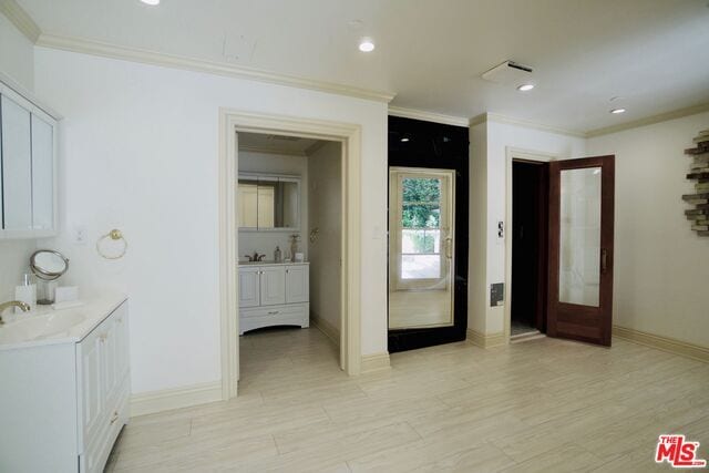 Building Photo - 817 Whittier Dr