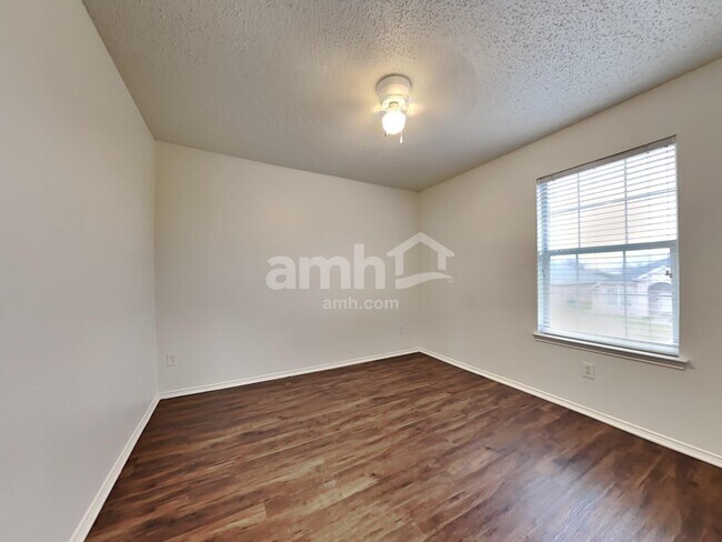 Building Photo - 7408 Marsland Ln