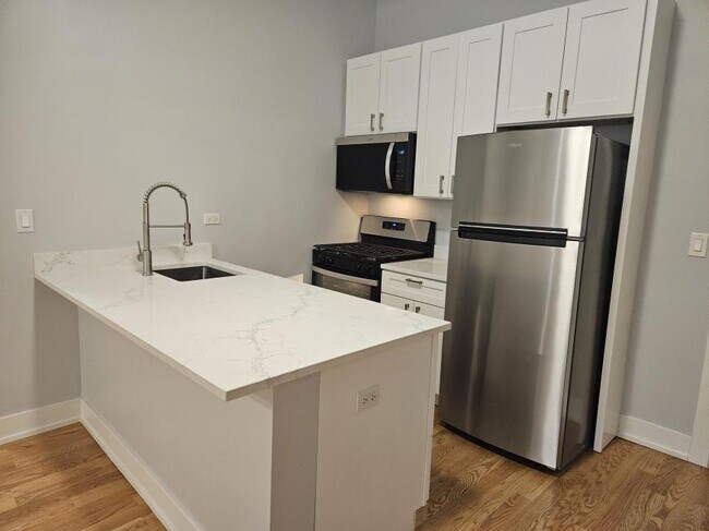 Primary Photo - 1 bedroom in Chicago IL 60642
