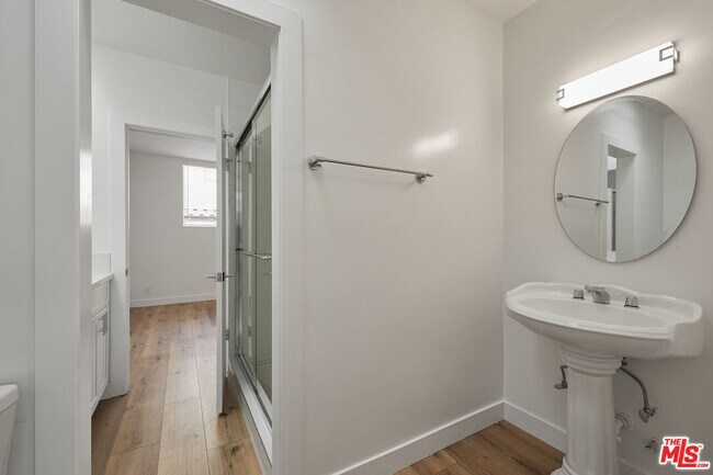 Building Photo - 918 16th St