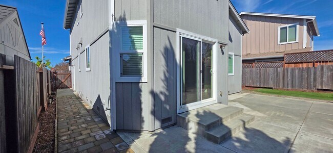 Building Photo - 1982 Dogwood Dr