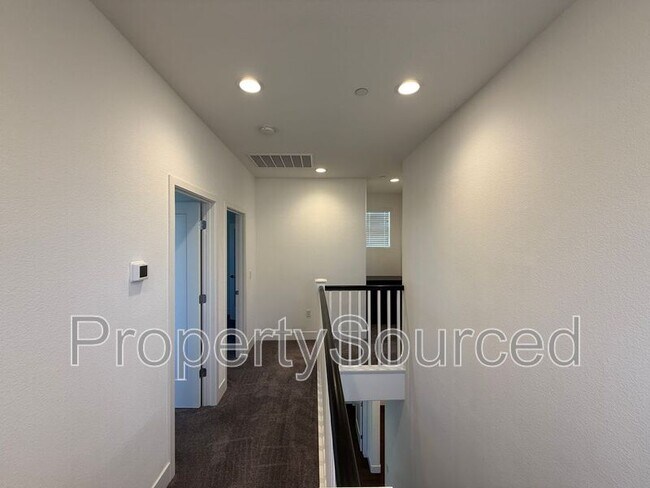 Building Photo - 288 Hopkins Ct