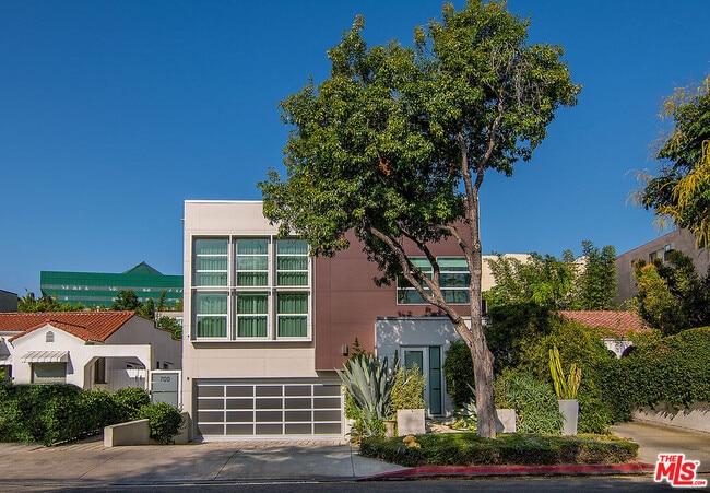Building Photo - 711 Westbourne Dr