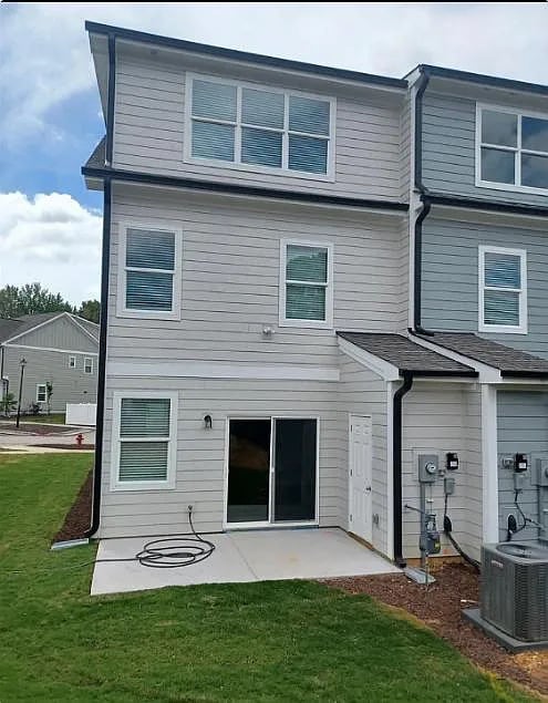 Building Photo - Room in Townhome on Old Grove Ln