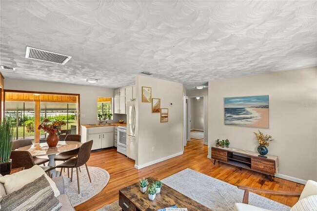 Building Photo - 5714 SW 196th Ave