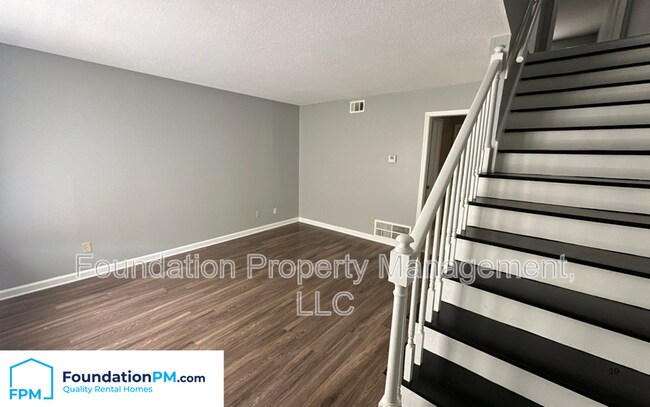 Building Photo - 2100 Vollintine Ave