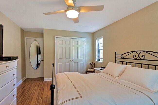 Building Photo - 24 Foxwood Cir