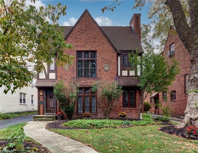 19614 Winslow Rd 19614 Winslow Rd Shaker Heights OH 44122 Apartment