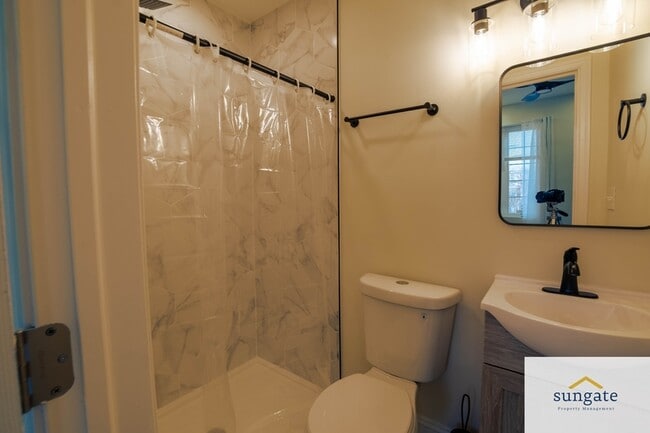 Building Photo - 1516 N Patterson Park Ave