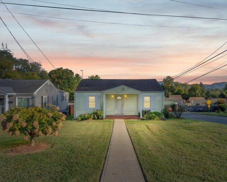 Primary Photo - 707 Lincoln Ave