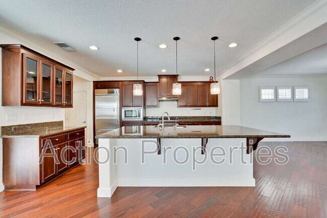 Building Photo - 675 W Esplanade Dr