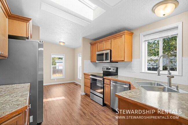 Building Photo - 1313 Bramblewood Ln