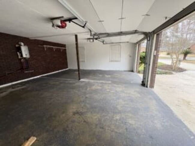 Building Photo - 602 Fairington Dr