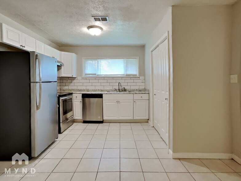 Building Photo - 6497 Voyles Dr