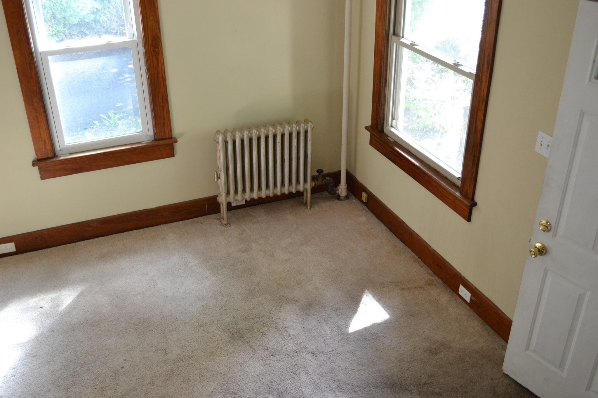 Building Photo - 2115 Hollister Ave