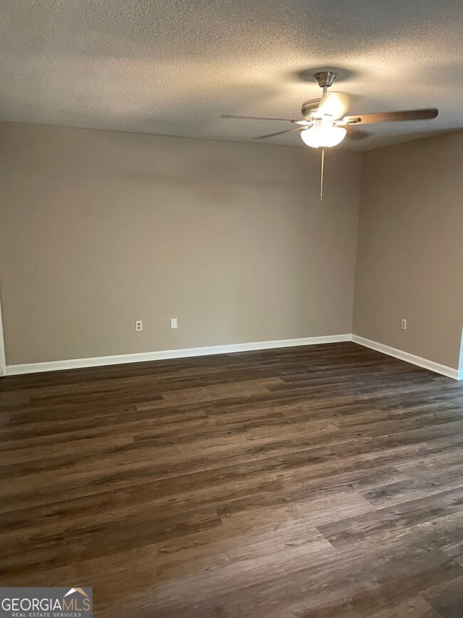 Building Photo - 1918 Cheatham Woods Dr SW