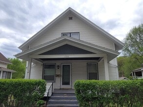 Building Photo - 534 Benton St