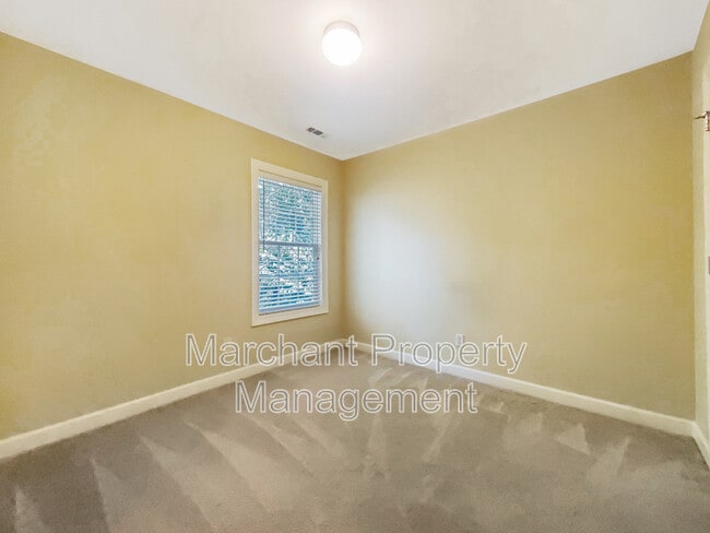 Building Photo - 601 Chick Springs Rd