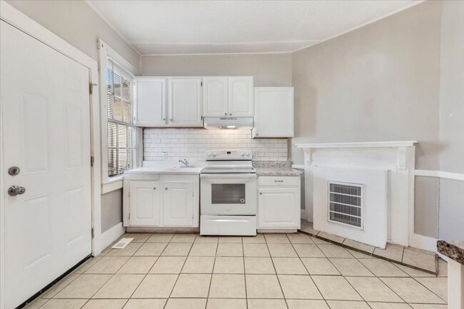 Building Photo - 1708 Lennox Ct