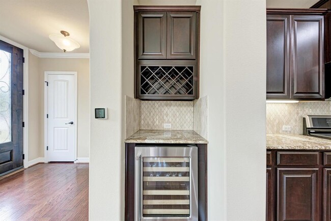 Building Photo - 12300 Terraza Cir