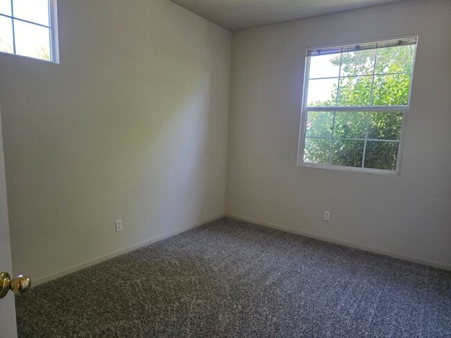 Building Photo - 2412 Summercreek Dr