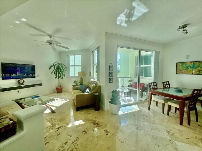 Building Photo - 9172 Collins Ave