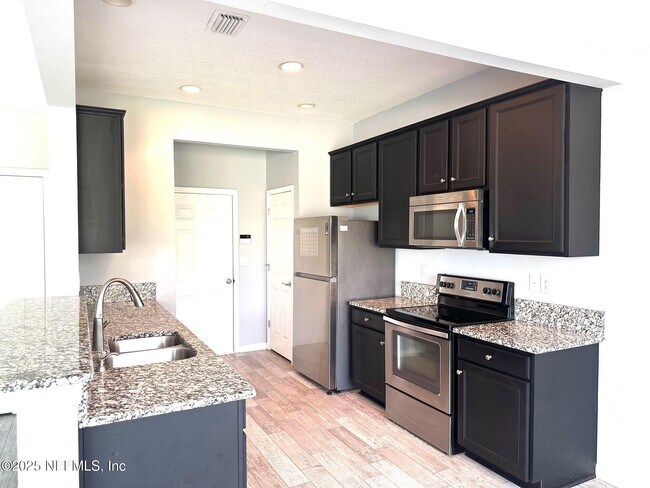 Building Photo - 6319 Autumn Berry Cir