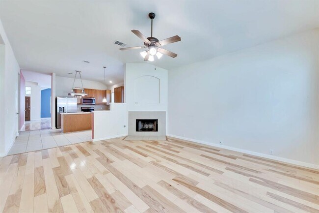 Building Photo - 2133 Paradise Ridge Dr