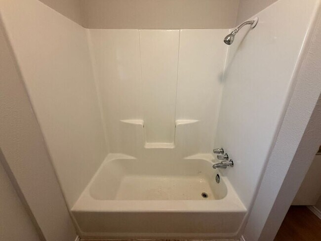 Building Photo - 609 Trout St