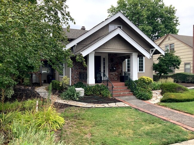 Primary Photo - 1 Bedroom Bungalow in Downtown Eugene