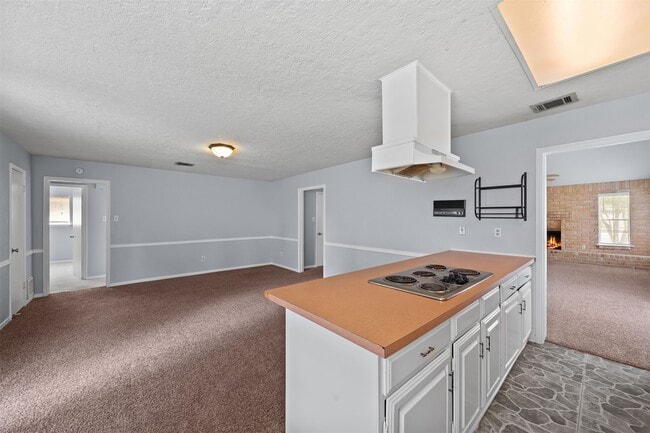 Building Photo - 25310 Pepper Ridge Ln