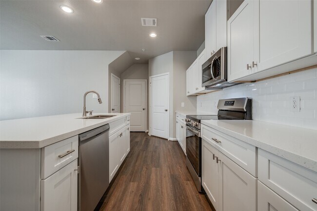 Building Photo - 123 Pk Pl Cir