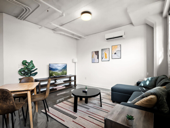 Building Photo - 608 N 3rd Ave