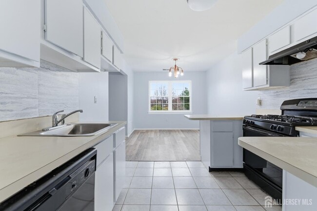 Building Photo - 1610 Green Hollow Dr