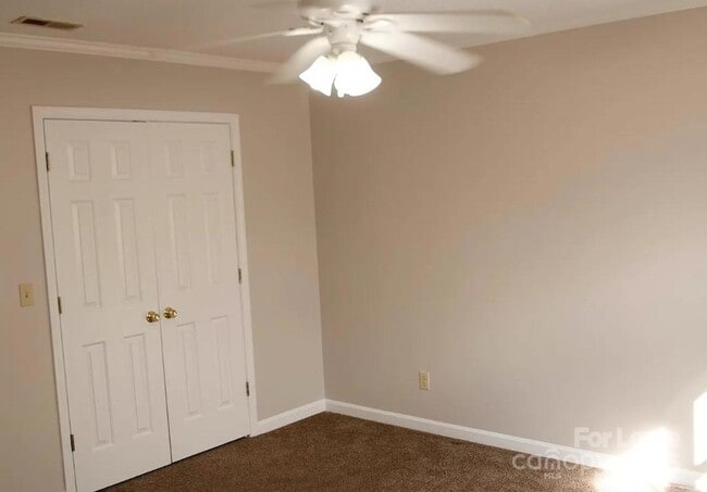 Building Photo - 90 Akron Ave