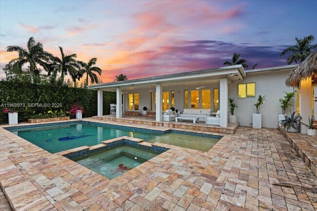 Building Photo - 12930 Oleander Rd