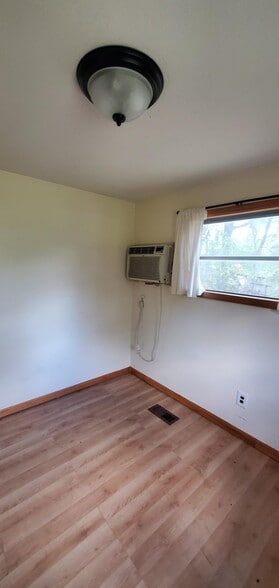 Building Photo - 7867 Ferris Rd
