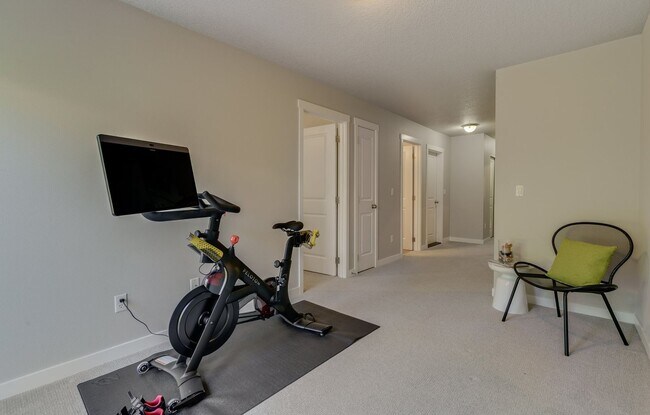 Building Photo - Spacious Happy Valley Townhome Featuring Three Bedrooms, Two Balconies & Attached Garage
