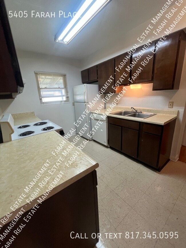 Building Photo - 5405 Farah Pl