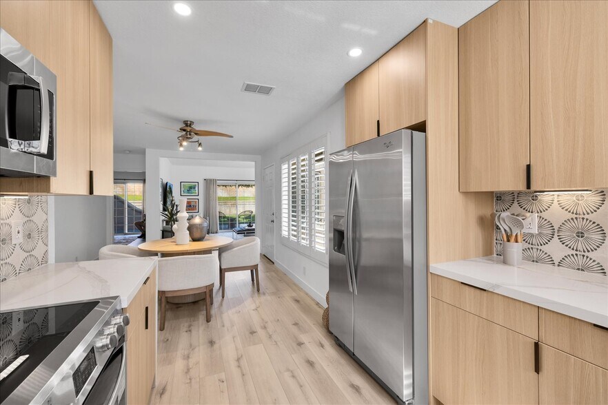 Building Photo - 2701 E Mesquite Ave