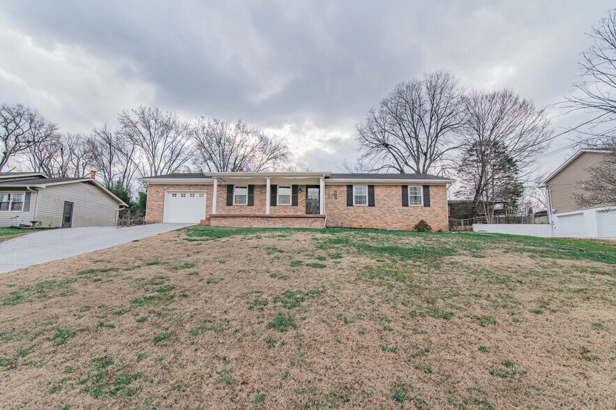 Building Photo - 7707 Windsong Rd