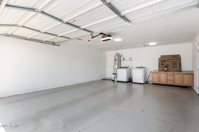 Building Photo - 1656 E Bishop Dr