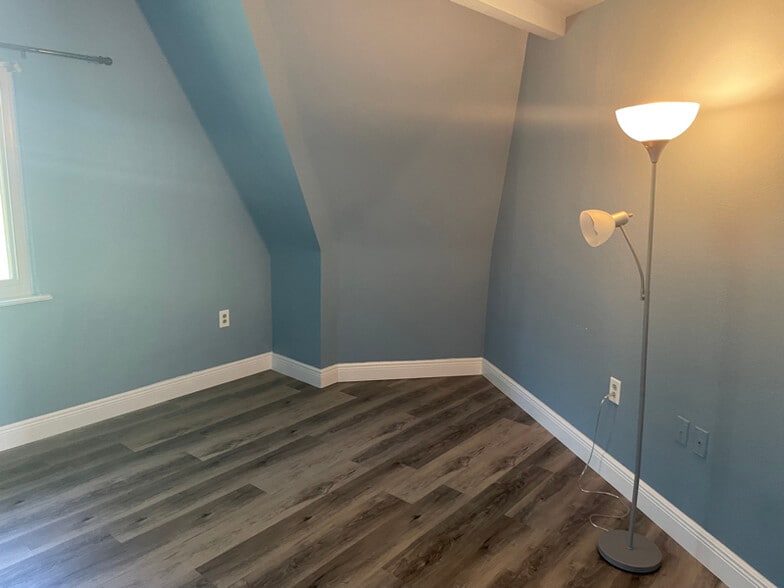 Building Photo - 1108 Rhodes Rd N